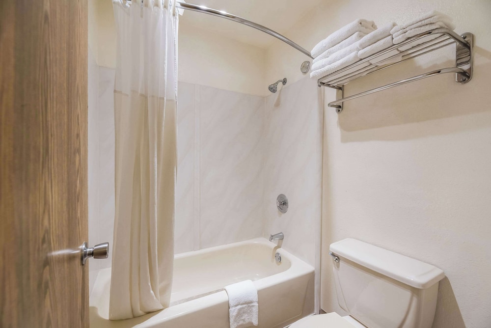 Quality Inn Near Fort Hunter Liggett - photo 33
