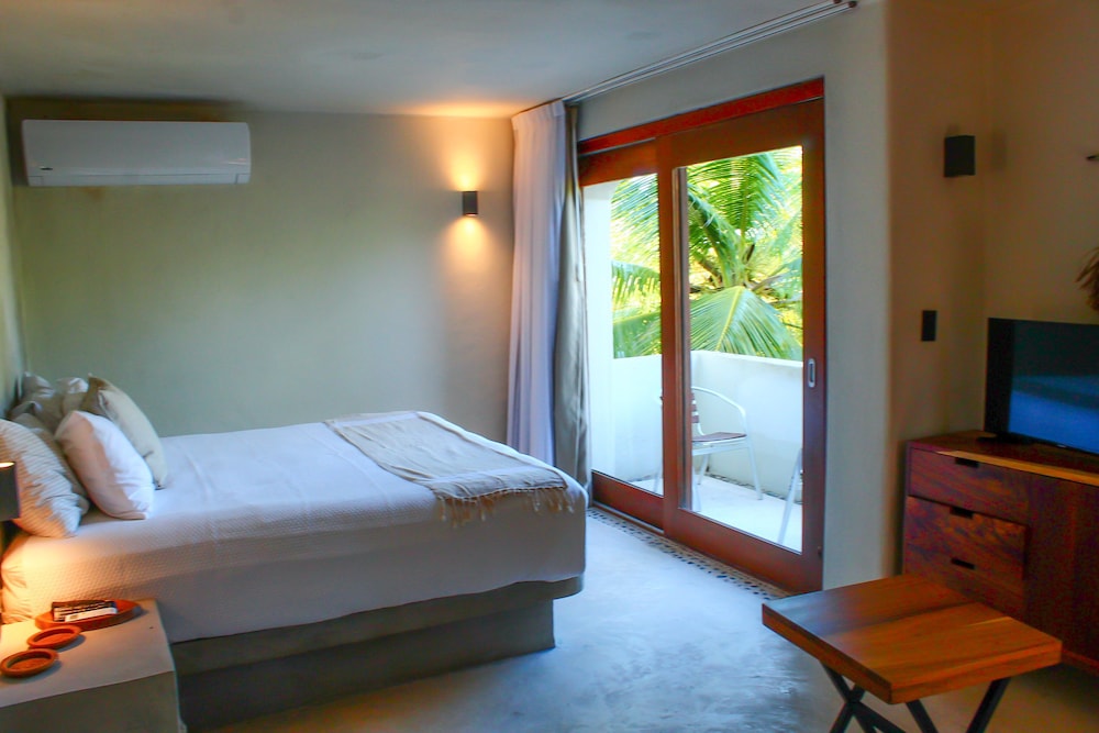 Delos Luxury 9 Bedroom near Chicxulub — 4-Star Luxury Hotel in Progreso, Mexico