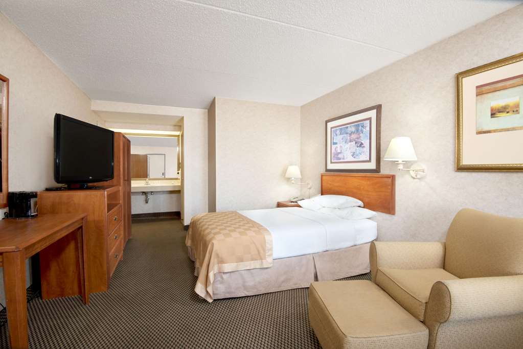 Travelodge by Wyndham Pueblo - photo 8