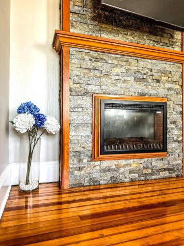 The Red House Albany NY 4 Bedroom Private Apartment