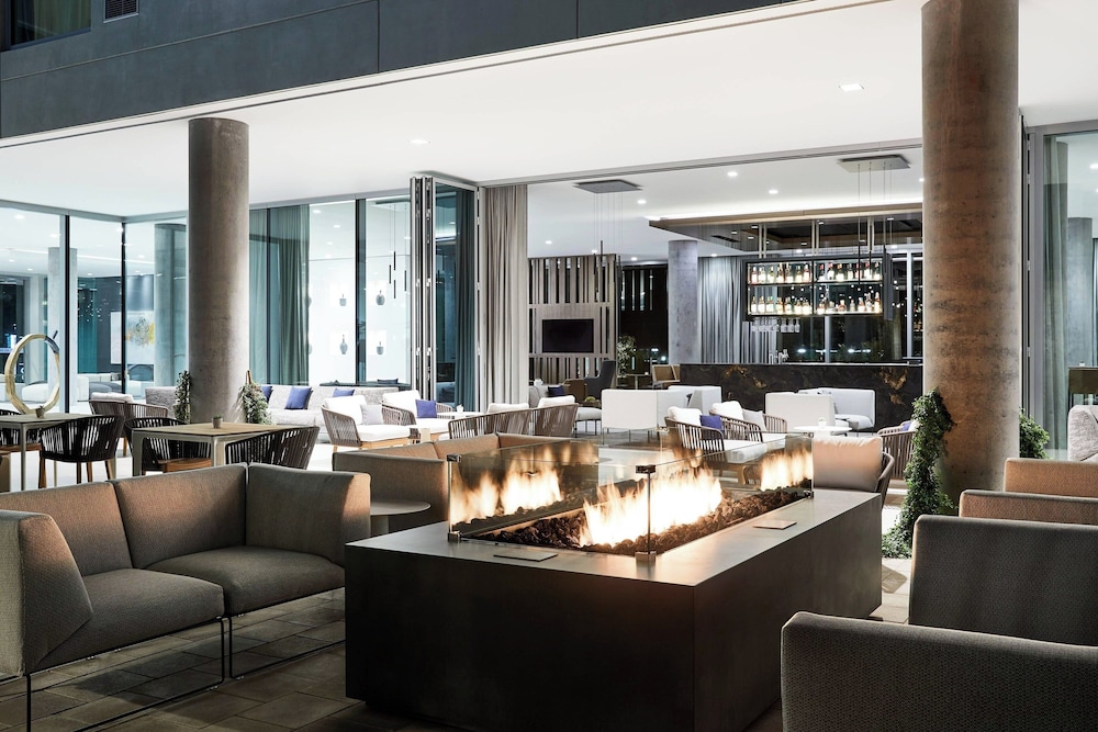 AC Hotel by Marriott Phoenix Biltmore - photo 26