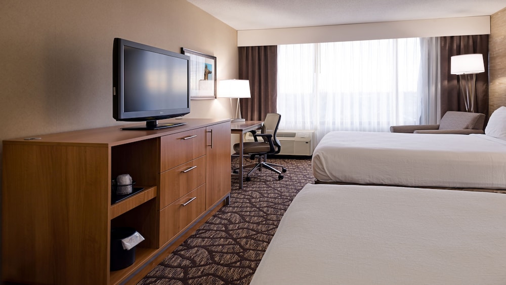 Holiday Inn Hotel & Suites Warren by IHG - photo 12