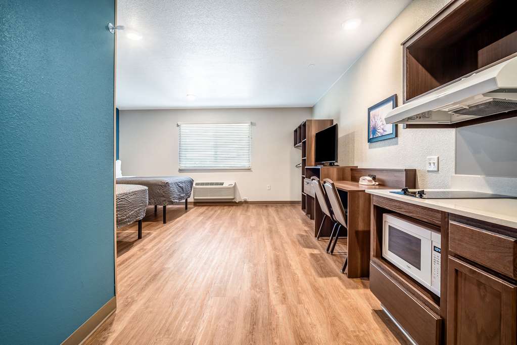 WoodSpring Suites Naples West - photo 22