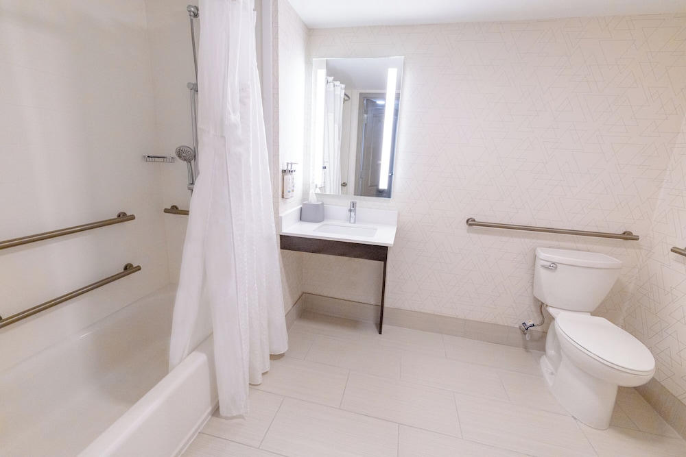 Holiday Inn Express Hotel of Neptune by IHG - photo 75