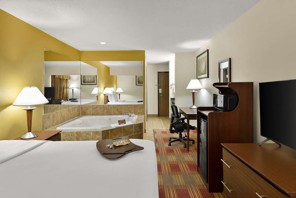 Best Western Lakewood Inn - photo 18