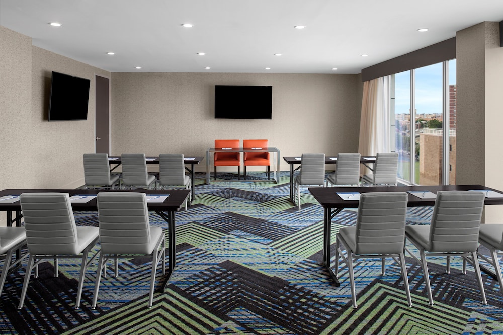 Holiday Inn Express & Suites Woodside LaGuardia Airport by IHG - photo 36