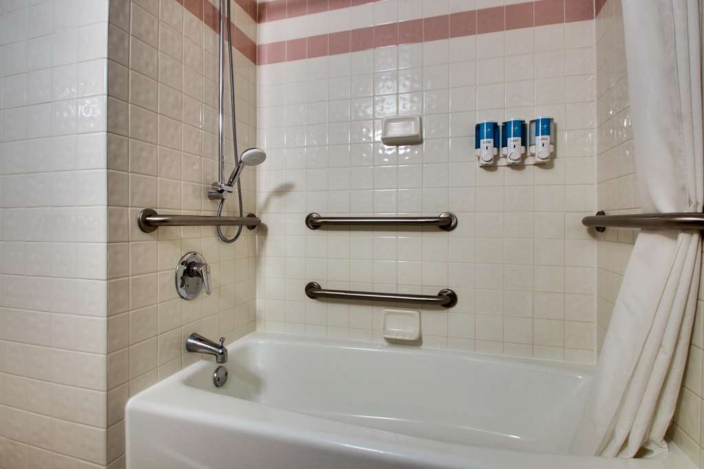 Drury Inn & Suites Evansville East - photo 40
