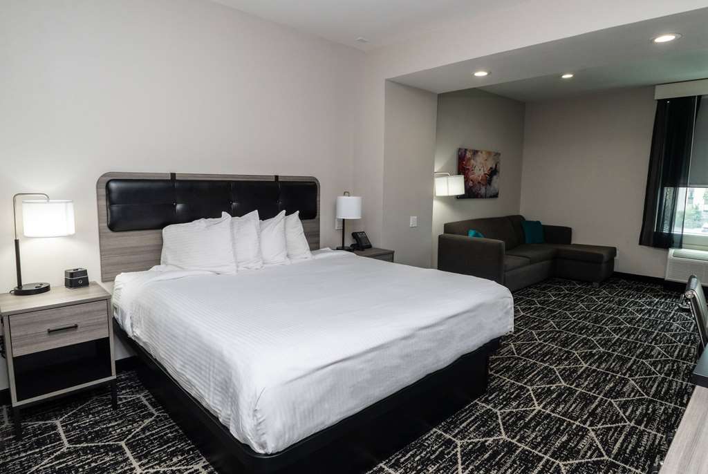 La Quinta Inn & Suites by Wyndham Corpus Christi Southeast - photo 40