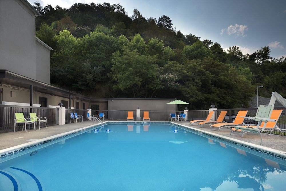 Holiday Inn Express Middlesboro by IHG - photo 20