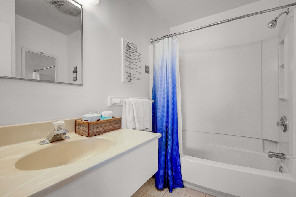 Surf City Hotel - photo 64