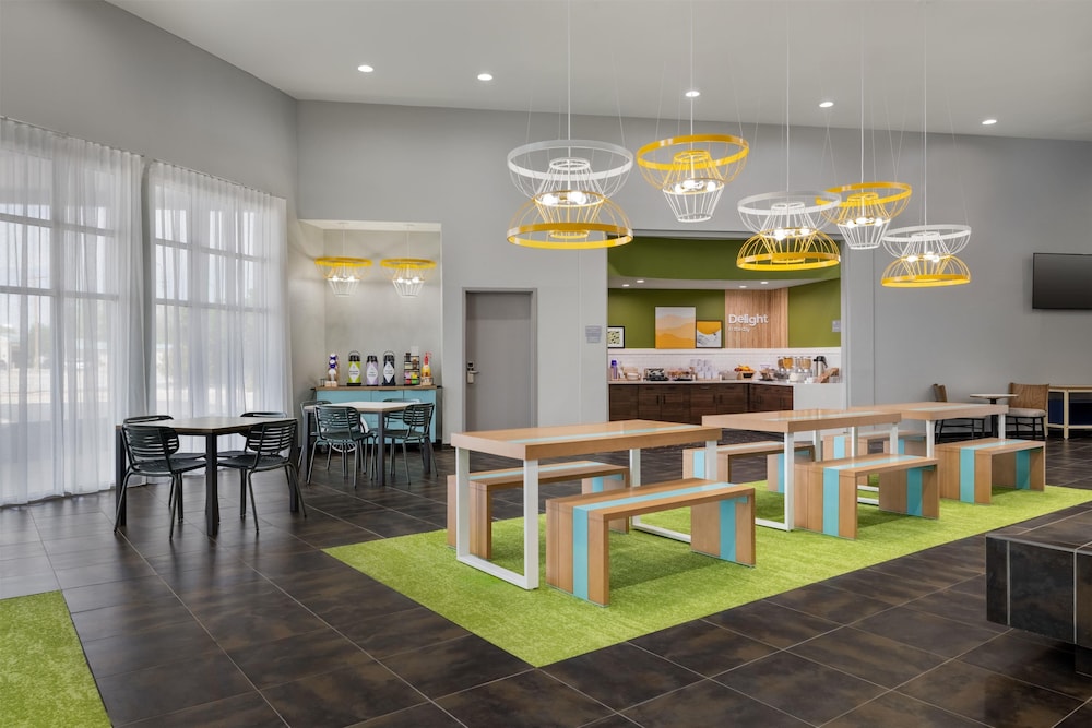 Spark by Hilton Artesia - photo 40