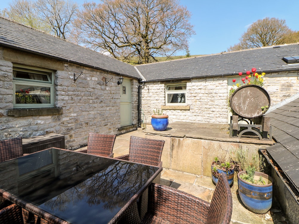 The Church Inn Cottage — 4-Star Luxury Hotel in Buxton, United Kingdom