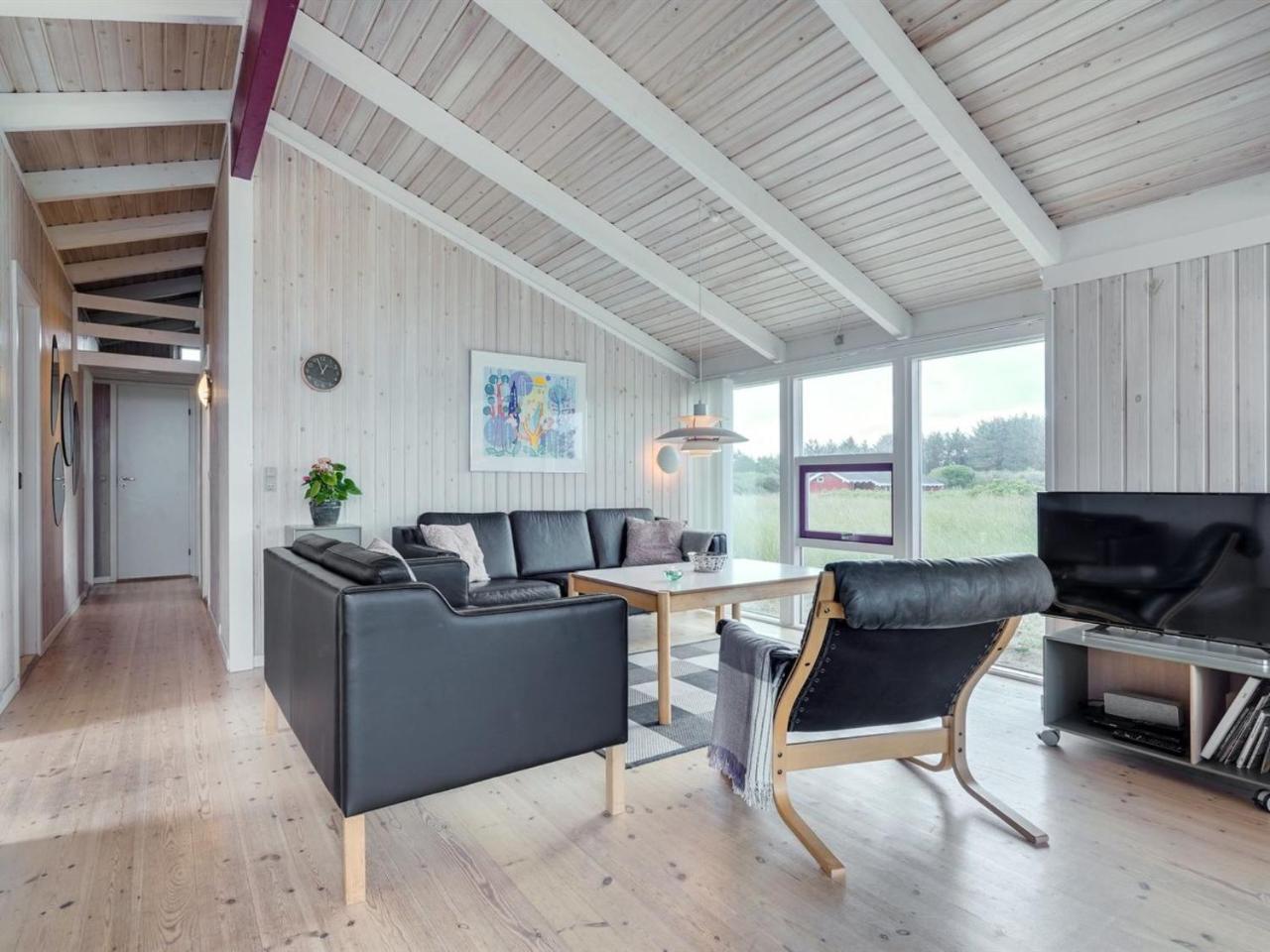 Holiday Home Bertie 700m from the sea by Interhome — 4-Star Luxury Hotel in Hirtshals, Denmark