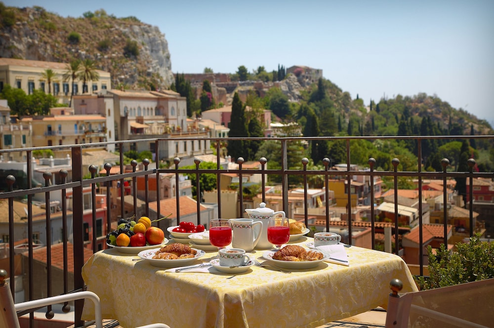 Hotel Isabella - last minute hotel in Taormina