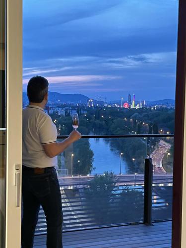 Royal Swan Skyline Wien — 4-Star Luxury Hotel in Vienna, Austria