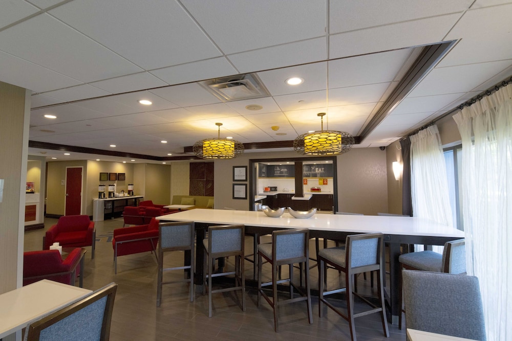 Hampton Inn Ridgefield Park - photo 48