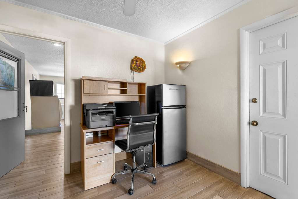 Americas Best Value Inn Belleville - photo 23