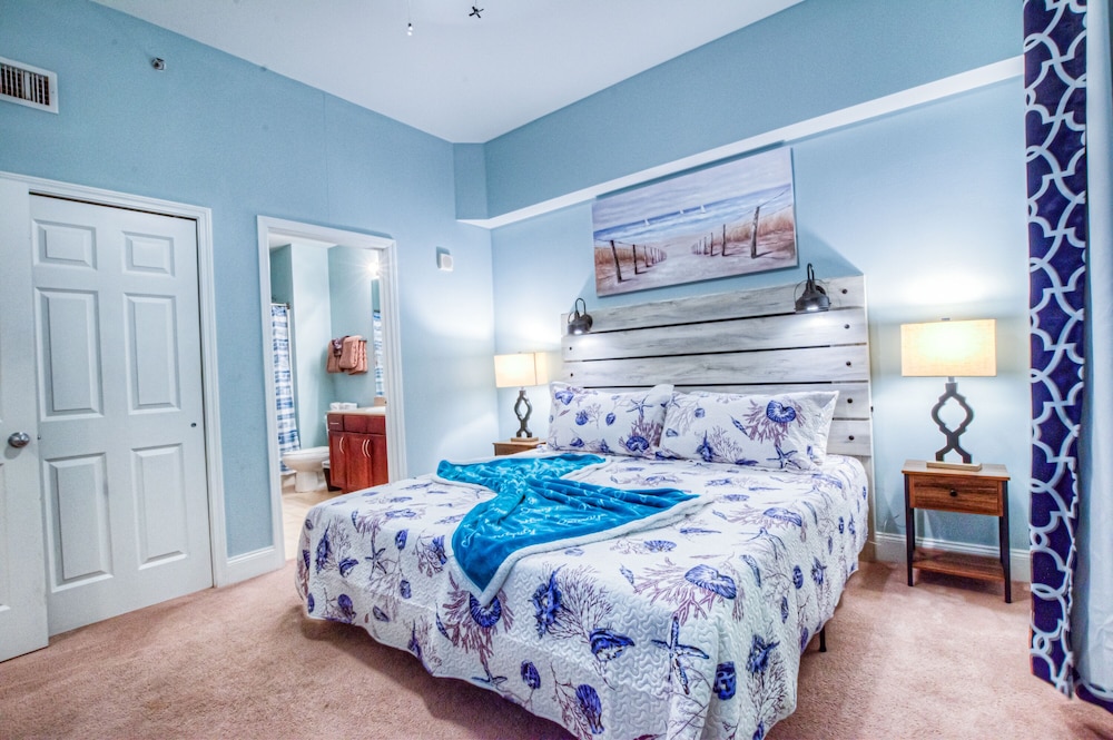 Laketown Wharf Resort by Aneliya's Rentals - photo 187