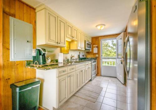 300 Phillips Road Sagamore Beach Cape Cod - last minute hotel in Unknown City