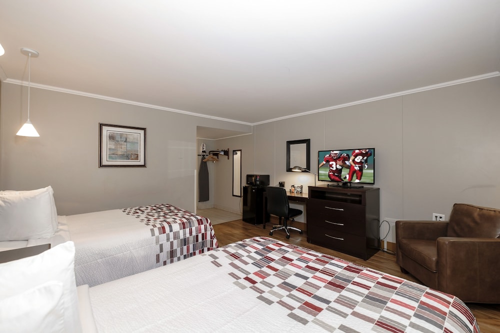 Red Roof Inn & Suites Herkimer - photo 16