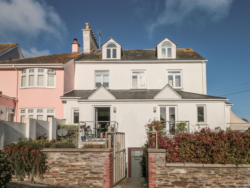 Hamnavoe — 4-Star Luxury Hotel in Dartmouth, United Kingdom