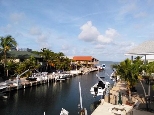 3 Bedrooms 3 Bath Direct Ocean Bay W Remote Lift Hottub Gated Sleeps12 — Tavernier
