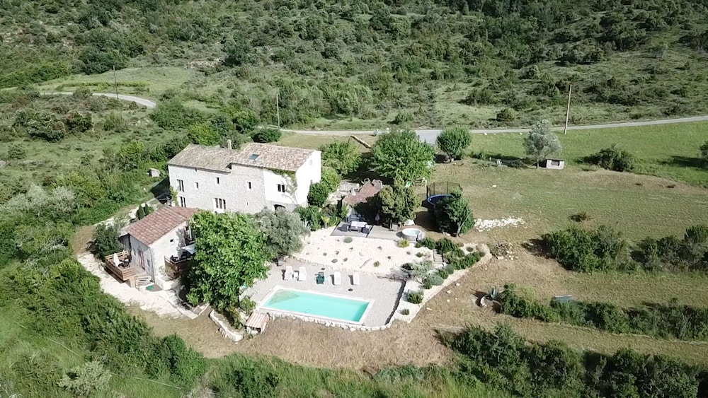 Les Agaves — hotel in Joyeuse