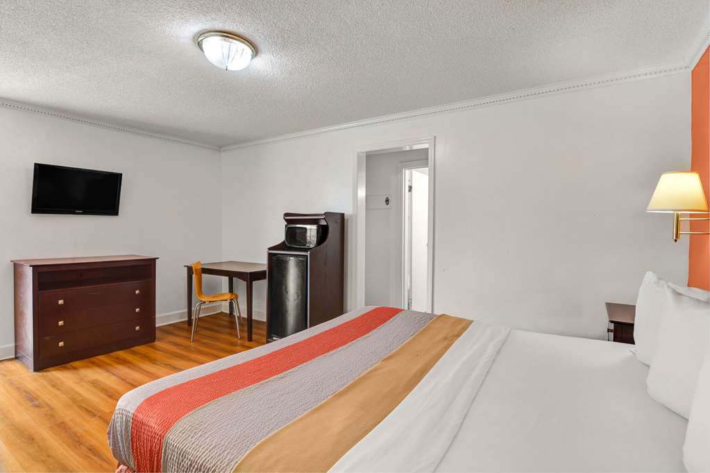 Motel 6 Americus GA - photo 10