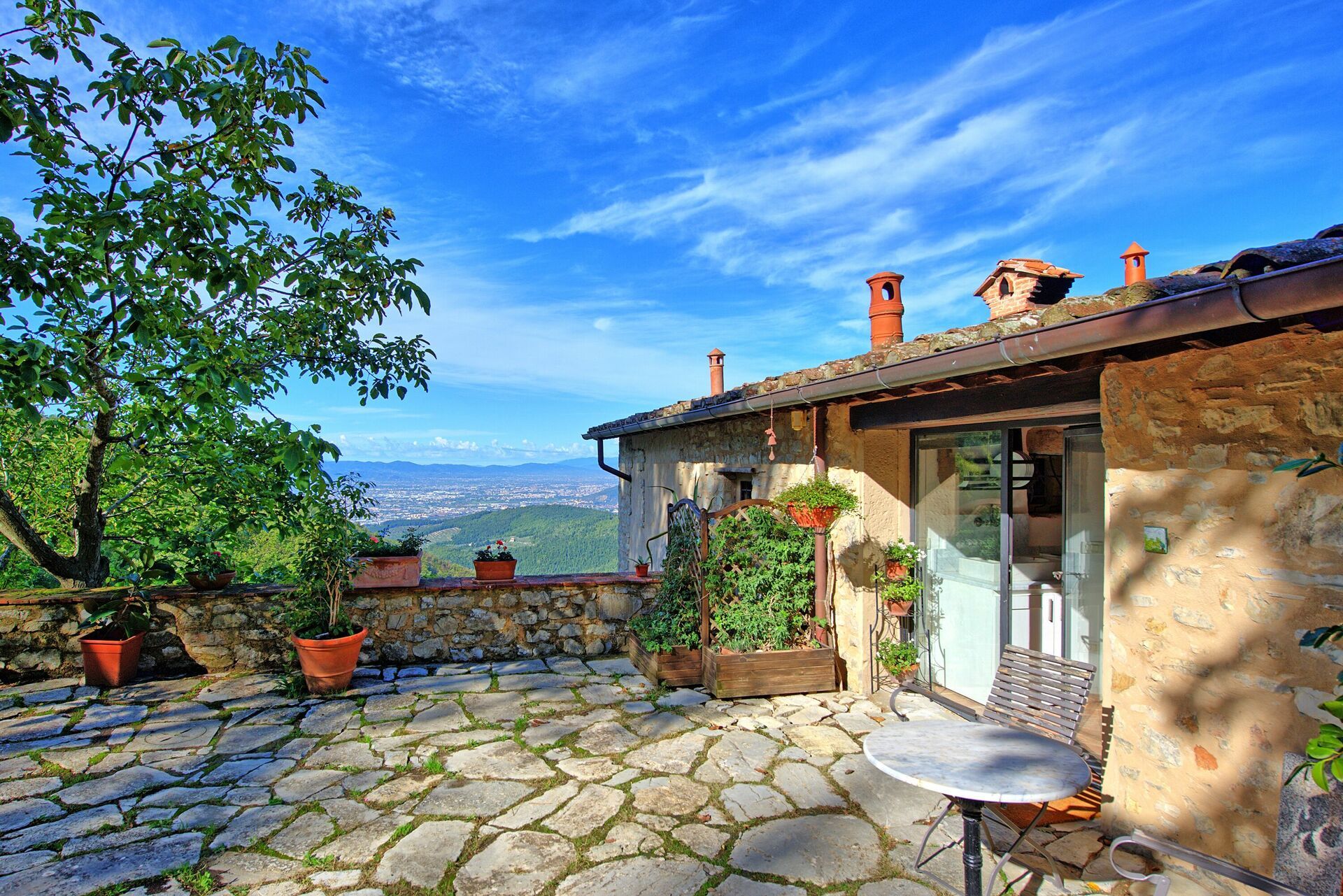 Villa Ancora Tenuta Lonciano — 4-Star Luxury Hotel in Gualdo, Italy