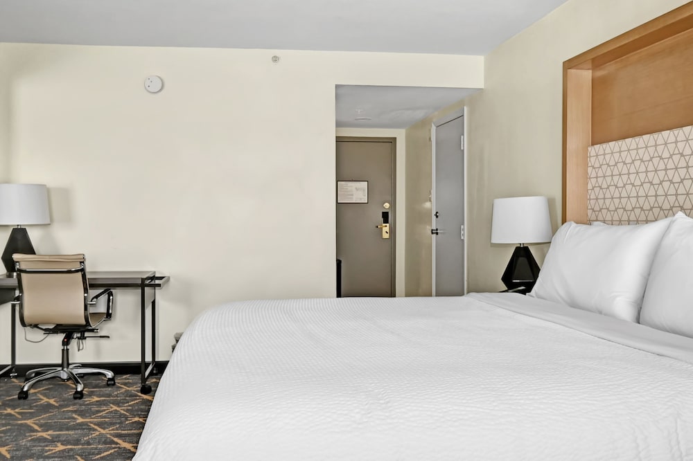 Holiday Inn Piscataway Somerset by IHG - photo 9