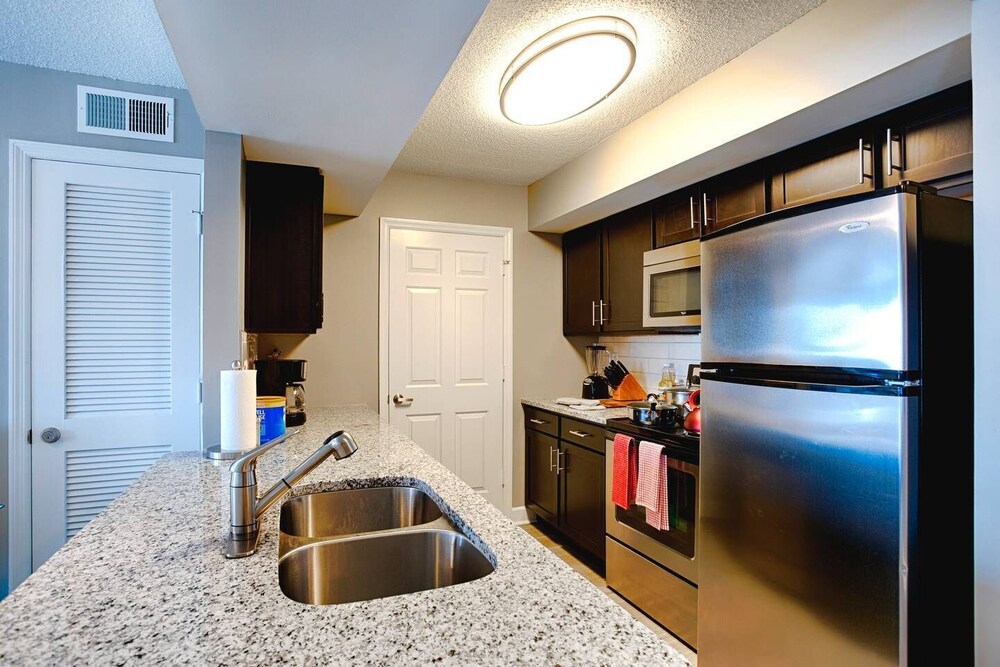 Skyline Suite with Penthouse & Rooftop Deck 6BR by Maddox Hotel - photo 29