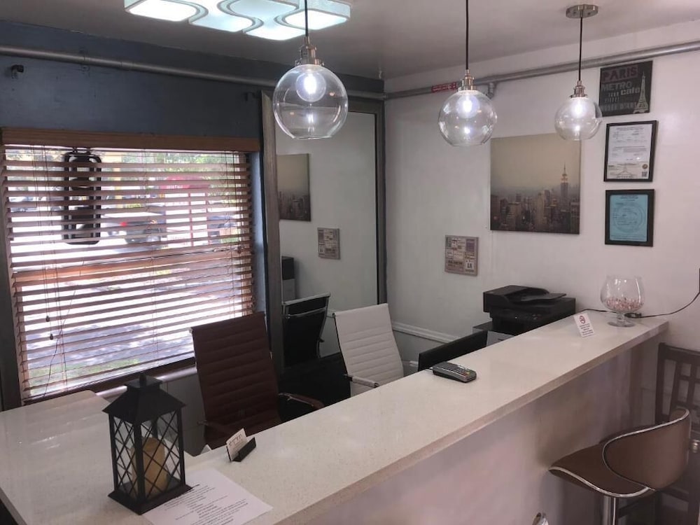 Stay Inn - carbon neutral hotel in Dania Beach