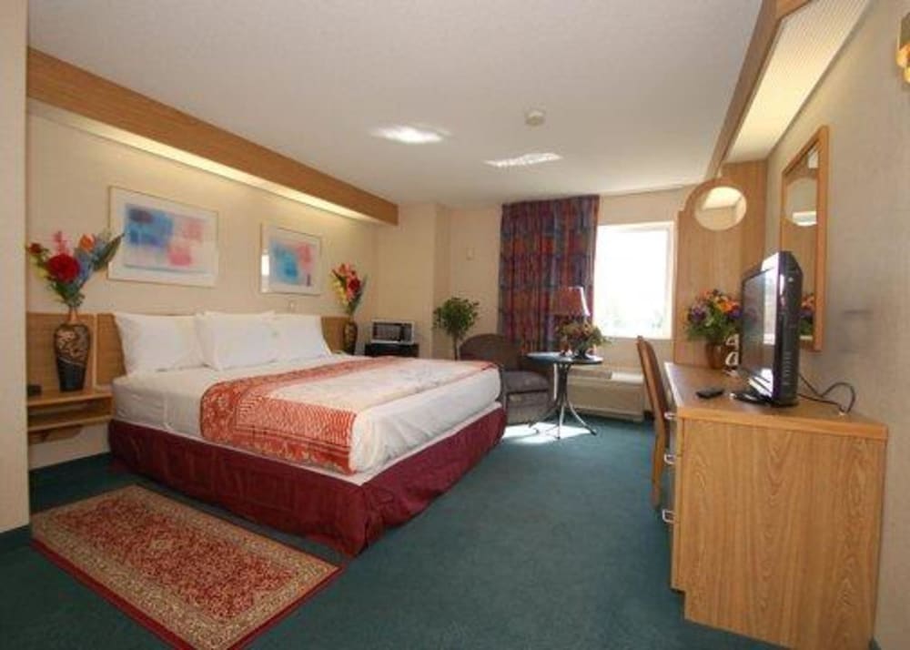 Rodeway Inn Willington North - photo 9