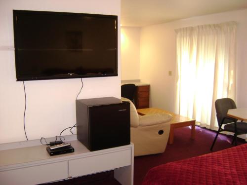 Edgewick Inn - photo 8