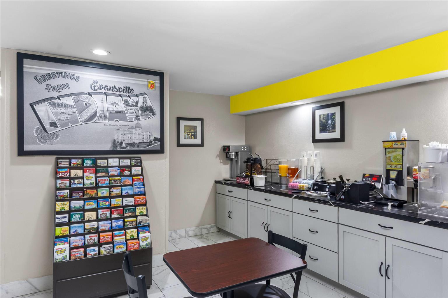 Super 8 by Wyndham Evansville East - photo 38
