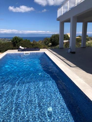 Villa Peony Koroni — 4-Star Luxury Hotel in Koroni, Greece