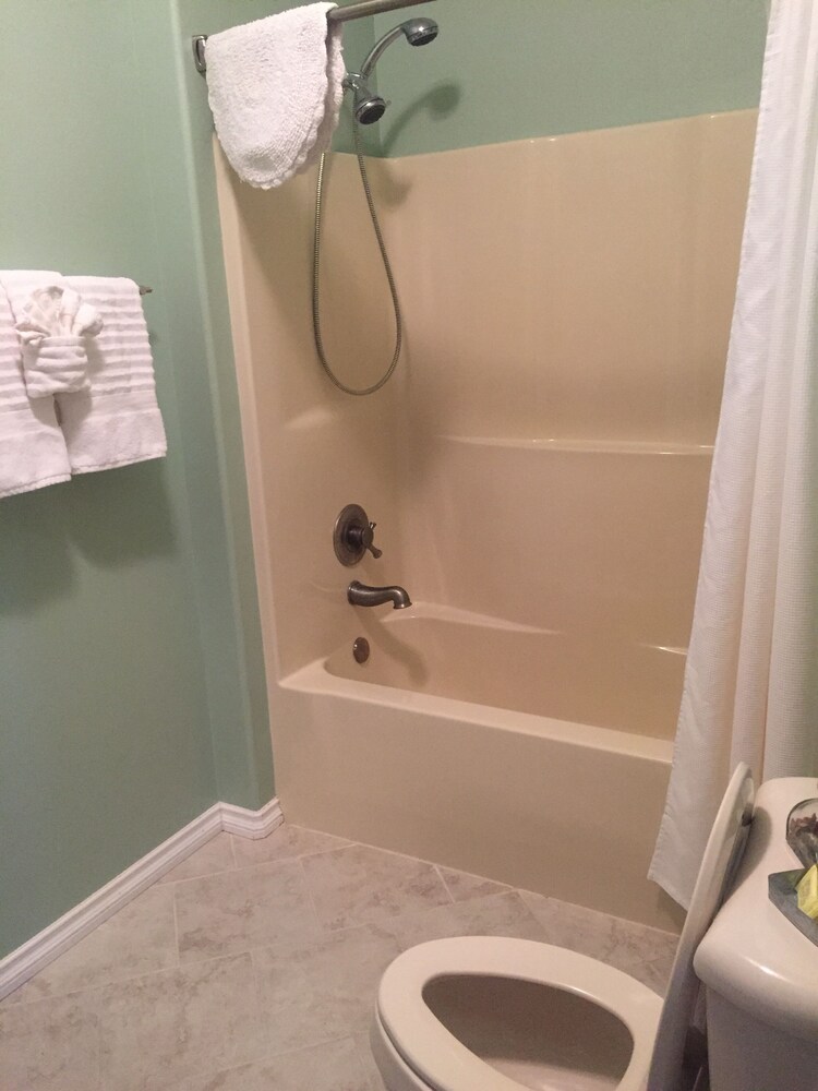 Aurora Pioneer Manor - photo 17