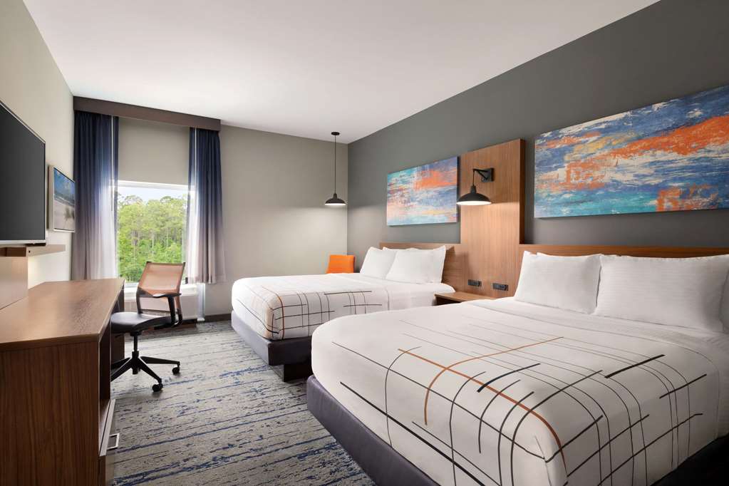 La Quinta Inn & Suites by Wyndham Brunswick Golden Isles - photo 11