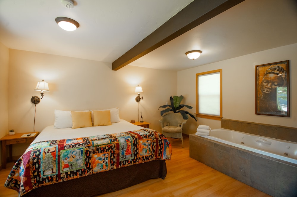 The Islander Inn - photo 6