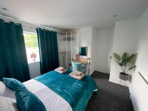 Large Stylish 2 Bedroom Apartment Stevenage Sleep 6 — 4-Star Luxury Hotel in Stevenage, United Kingdom