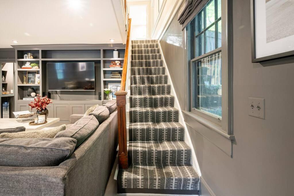 Exquisite Bedford Lux Retreat — Bedford