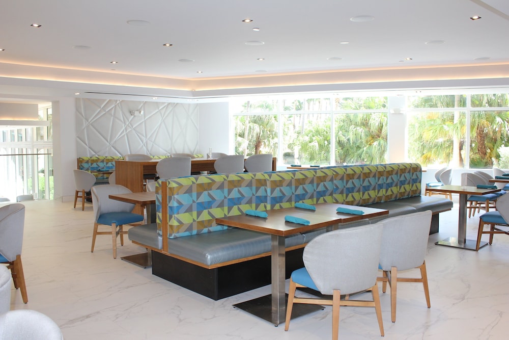 Holiday Inn Miami Beach Oceanfront by IHG - photo 36