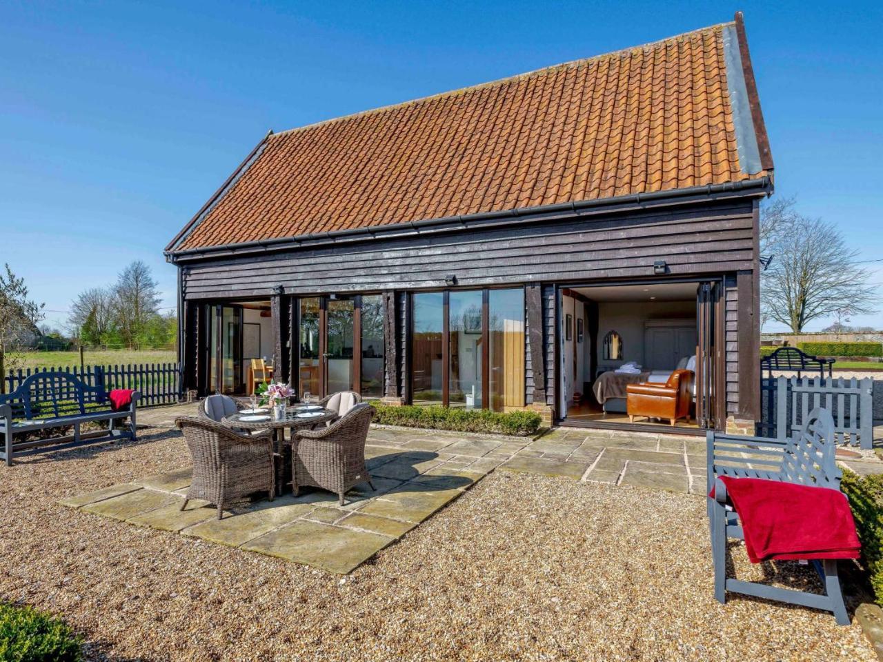 2 Bed in Diss oc 47778 — hotel in Hopton On Sea