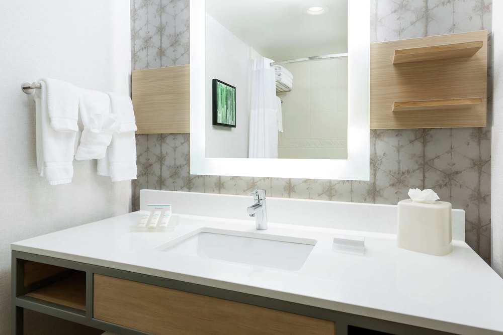 Hilton Garden Inn Greenville - photo 18