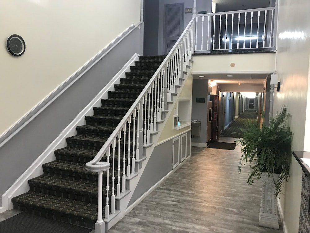 Days Inn by Wyndham Thomson - photo 5