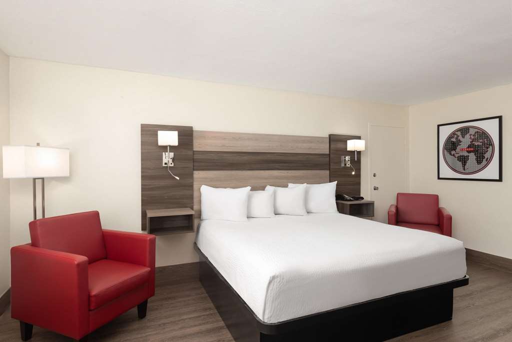 Ramada by Wyndham Kingman - photo 18