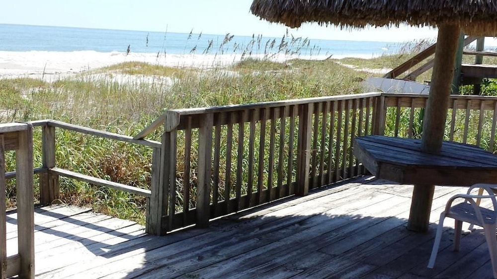 Anthony's on the Beach - photo 20