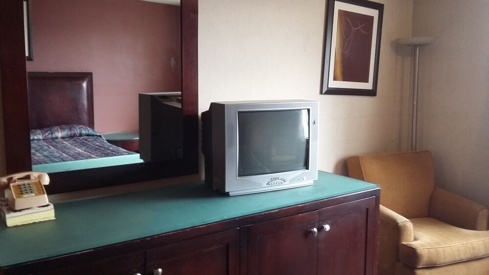 Loyalty Inn Pasco - photo 10