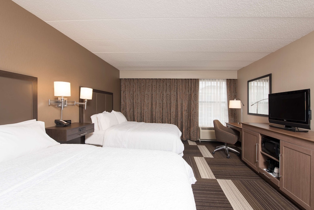 Hampton Inn Columbus Taylorsville Edinburgh - photo 15