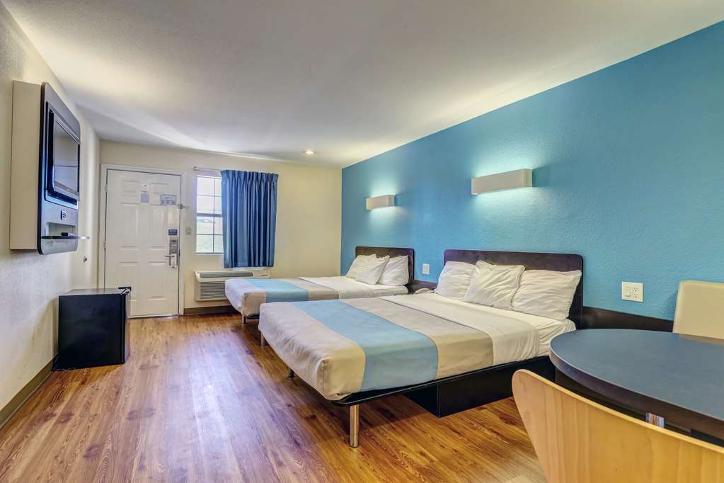 Motel 6 Dickson TN - photo 31